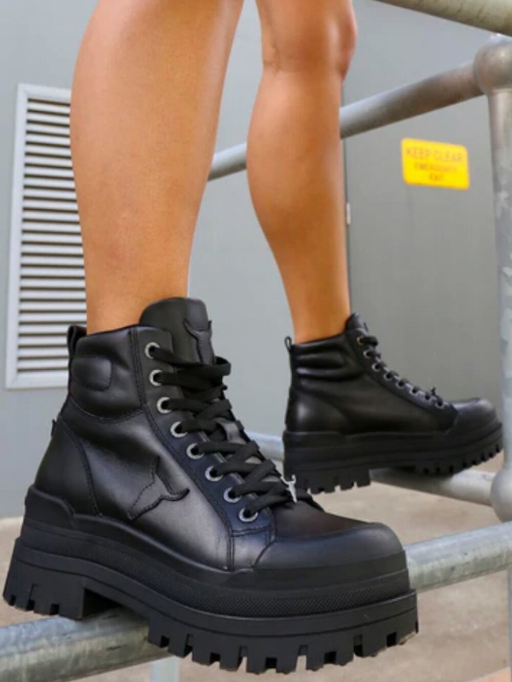 Windsor Smith DISASTER BLACK LEATHER BOOT